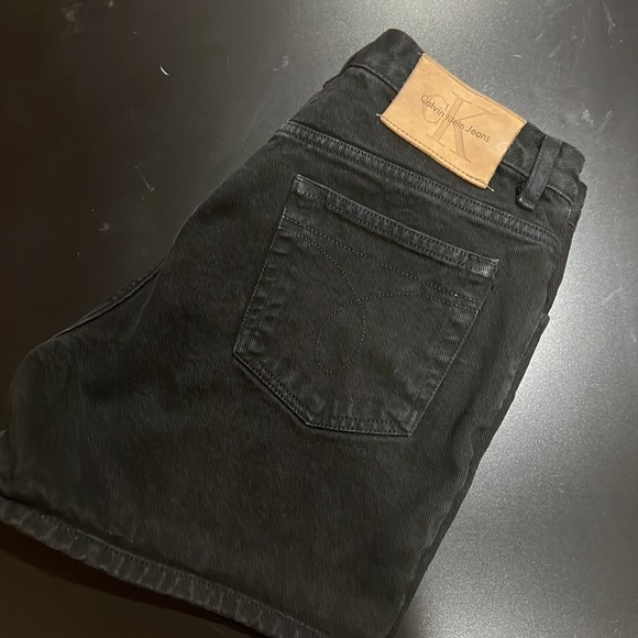 Calvin Klein Jeans Black Denim Shorts - Size 10 - Picture 6 of 6